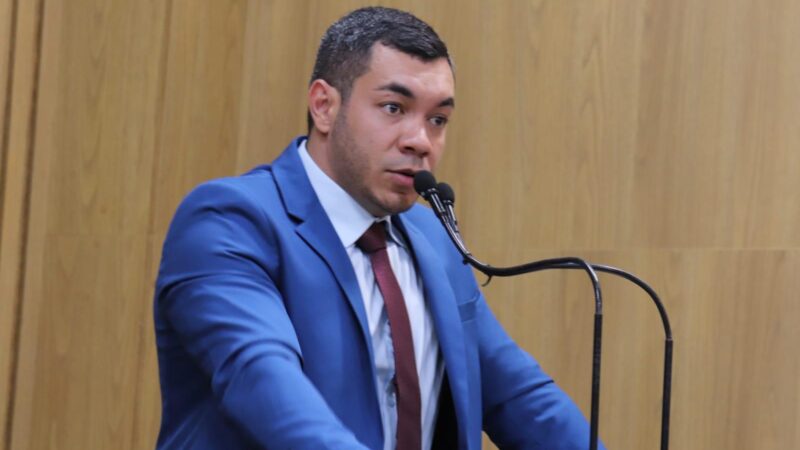 Levi Oliveira tem PL sobre desafetação de área pública no bairro Luzia sancionado pela Prefeita Emília Correia