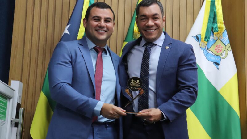 Levi Oliveira enfatiza valorização da enfermagem durante homenagem na CMA