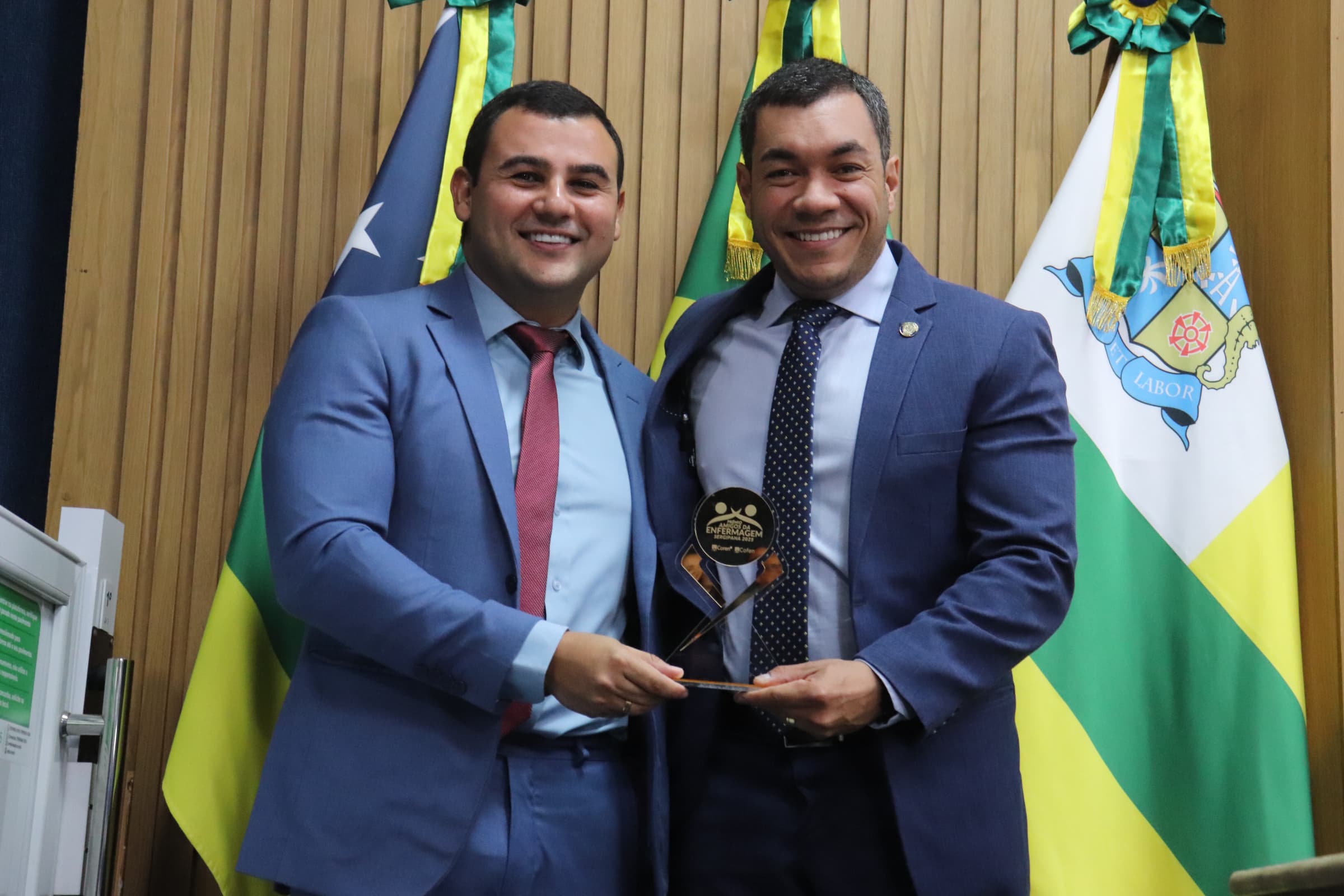 Levi Oliveira enfatiza valorização da enfermagem durante homenagem na CMA