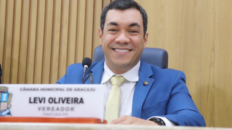 Solicitações do vereador Levi Oliveira por instalação de ponto de ônibus e recapeamento de via são atendidas
