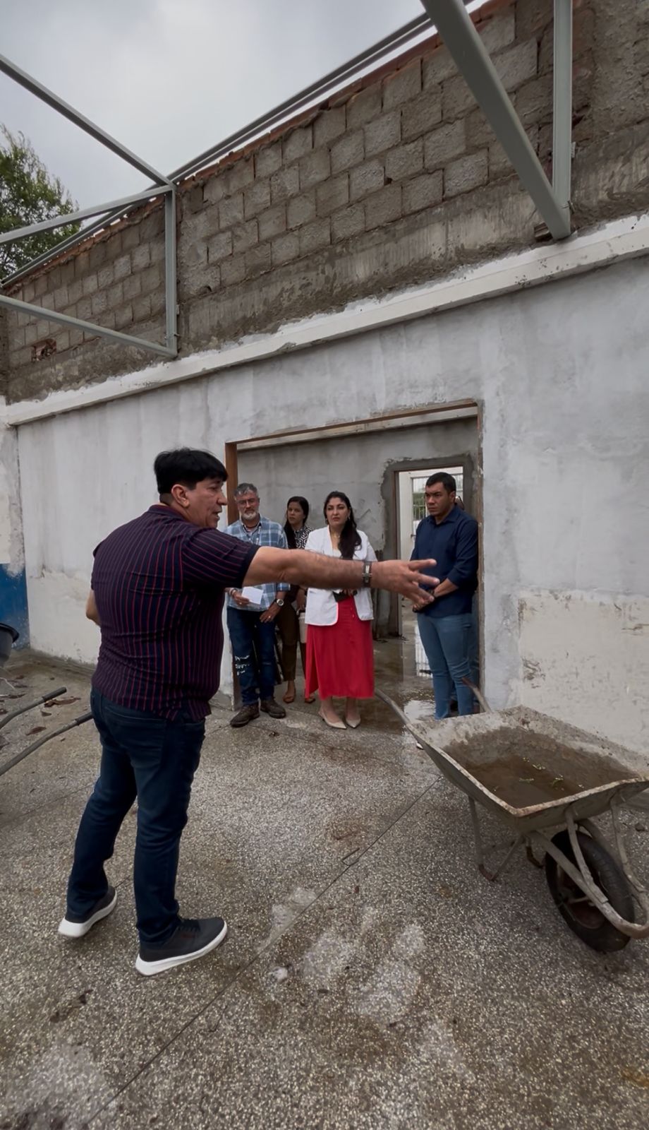Levi Oliveira acompanha obras de revitalização da Praça da Juventude e destaca caráter comunitário do local