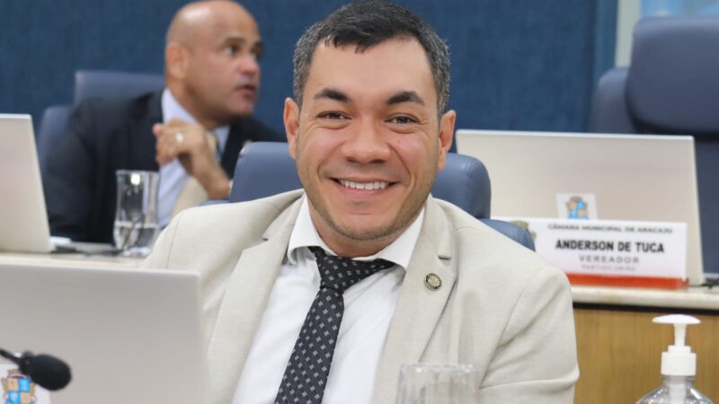 Levi Oliveira sugere campanha para descarte adequado de medicamentos e solicita manutenção urbana nas vias de Aracaju