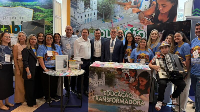 Levi Oliveira enfatiza incentivo à educação empreendedora durante abertura de congresso internacional em Aracaju