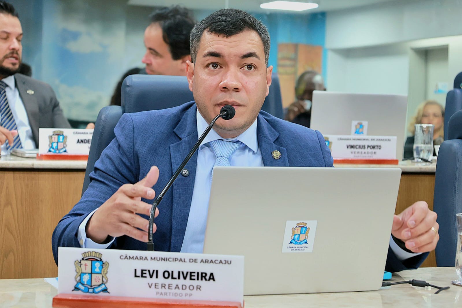 Levi Oliveira propõe instalação de câmeras de videomonitoramento em áreas de acesso de escolas municipais de Aracaju 