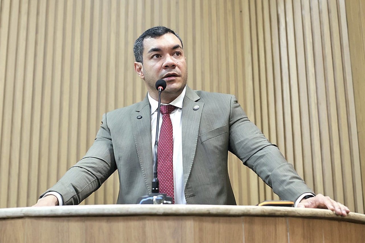 Na tribuna, vereador Levi Oliveira solicita força-tarefa para minimizar impactos das chuvas no bairro Olaria