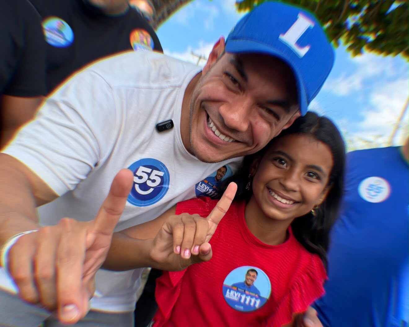 Levi Oliveira participa de desfile cívico no Santos Dumont, tradição reconhecida por projeto de sua autoria