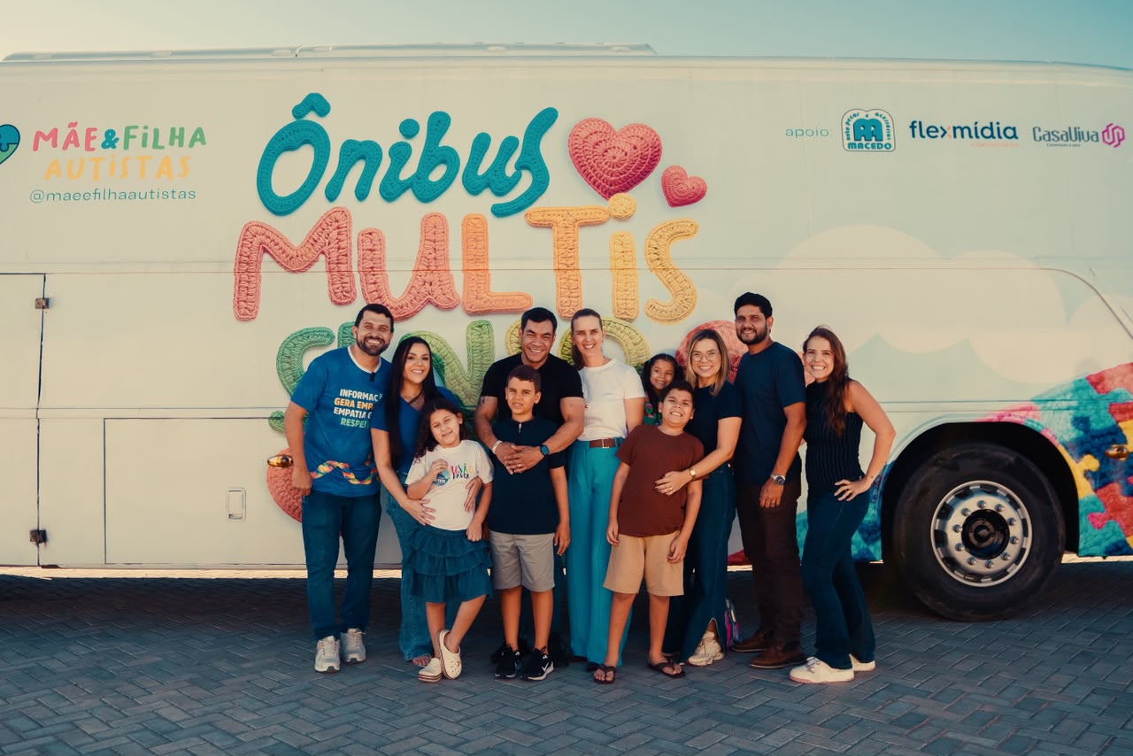 Levi Oliveira reforça apoio à inclusão de pessoas neurodivergentes em visita a ônibus multissensorial em Aracaju